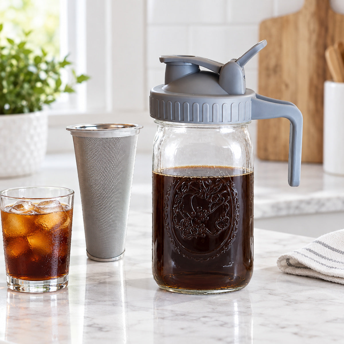 Jarra para cold brew con filtro removible y tapa gris — P1